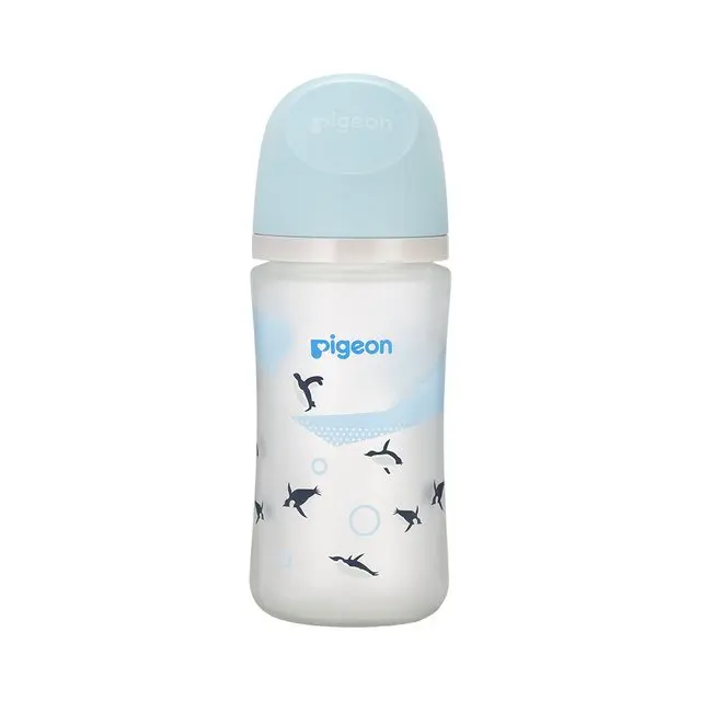 【Pigeon貝親】第三代母乳實感矽膠護層奶瓶240ml-企鵝