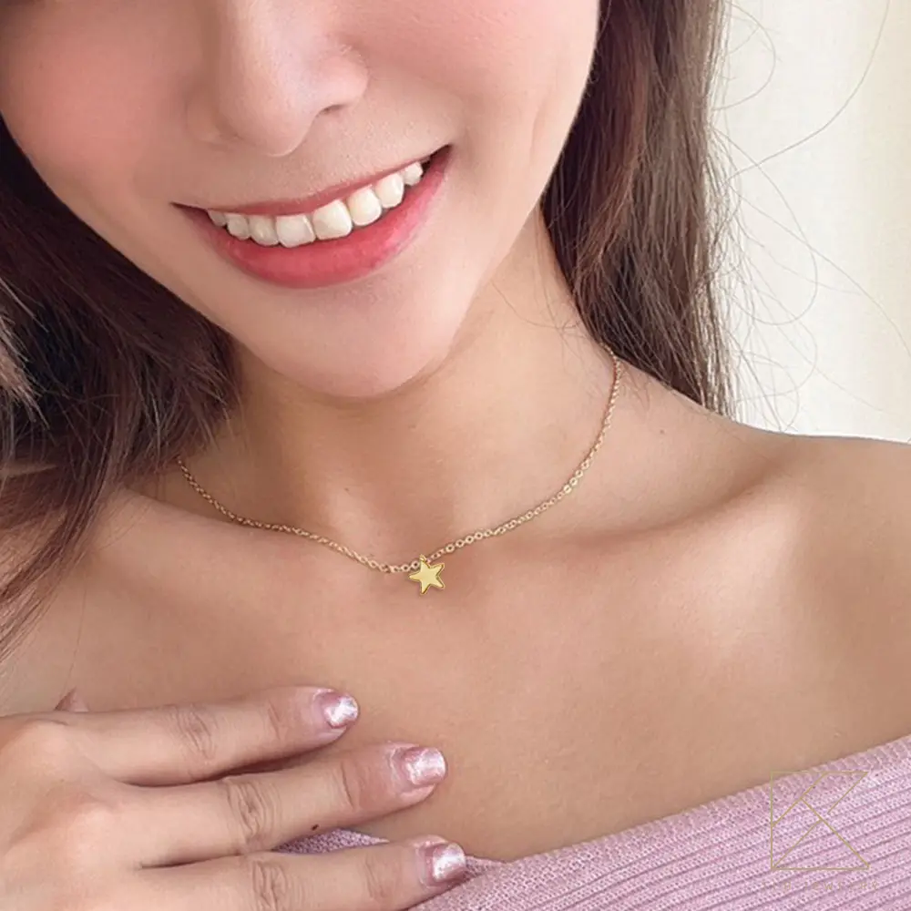 今期新品⭐︎ 【TRANOI】Jewel star Tops GLOSSY SATIN STAR☆ CUT SKIRT｜CONVERSE TOKYO (コンバース