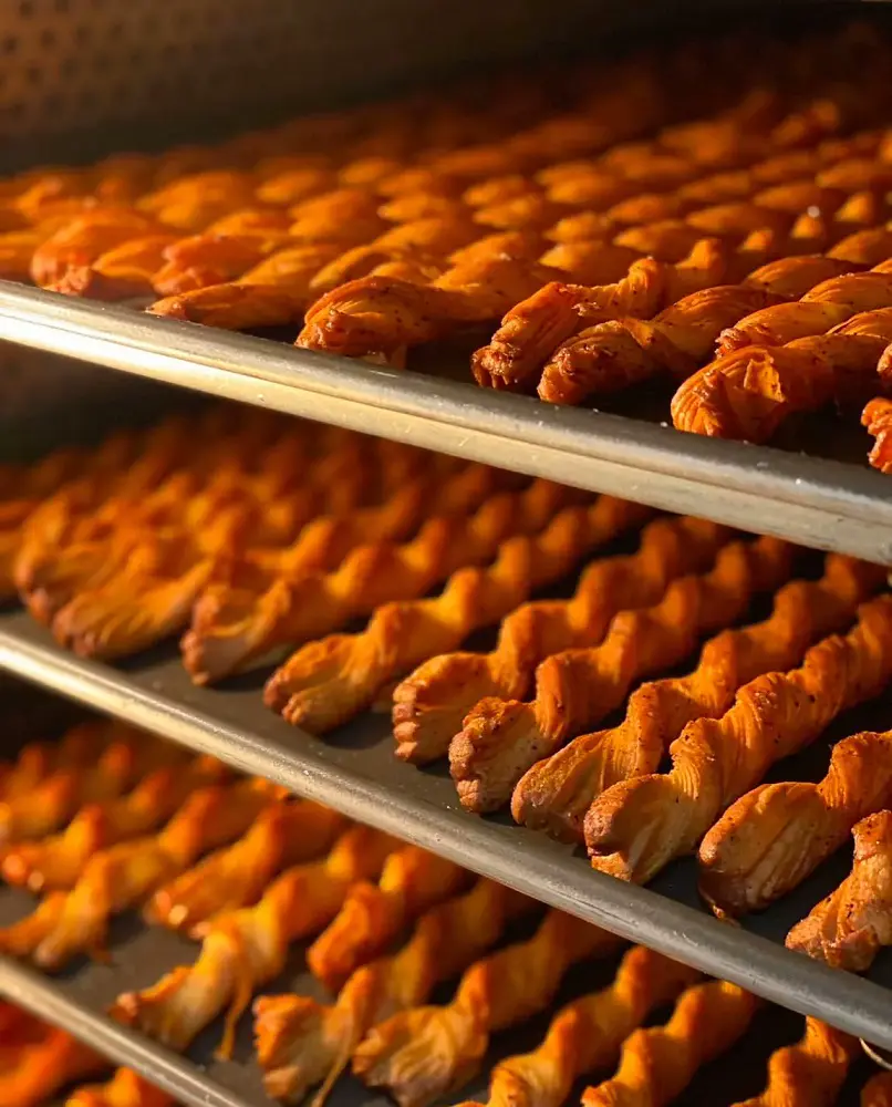 【H.YEN可頌專賣店】丹麥可頌棒鐵盒任選3入組(原味/香草/肉桂)