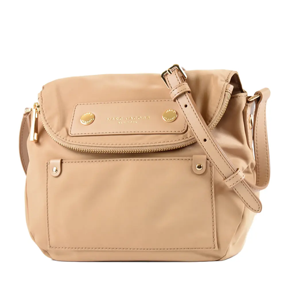 MARC JACOBS 高密度尼龍磁吸釦翻蓋馬鞍包-焦糖拿鐵色